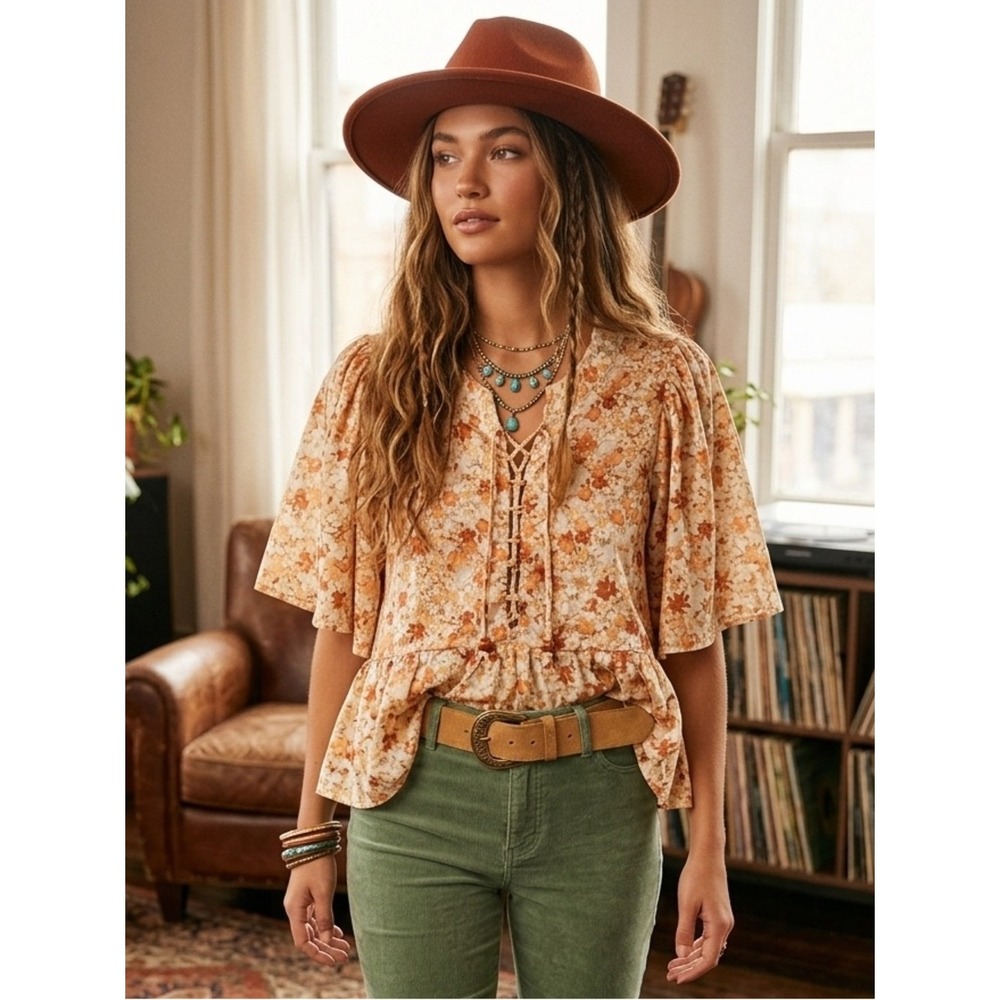 Daytrip Neutral Floral Lace Up Flutter Sleeve Peplum Satin Feel Top M Boho Chic